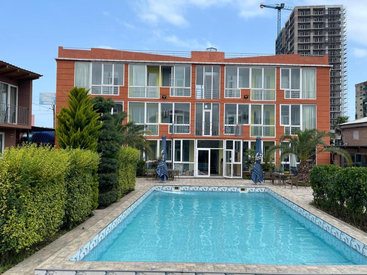 Hotel Buta Batoumi Extérieur photo