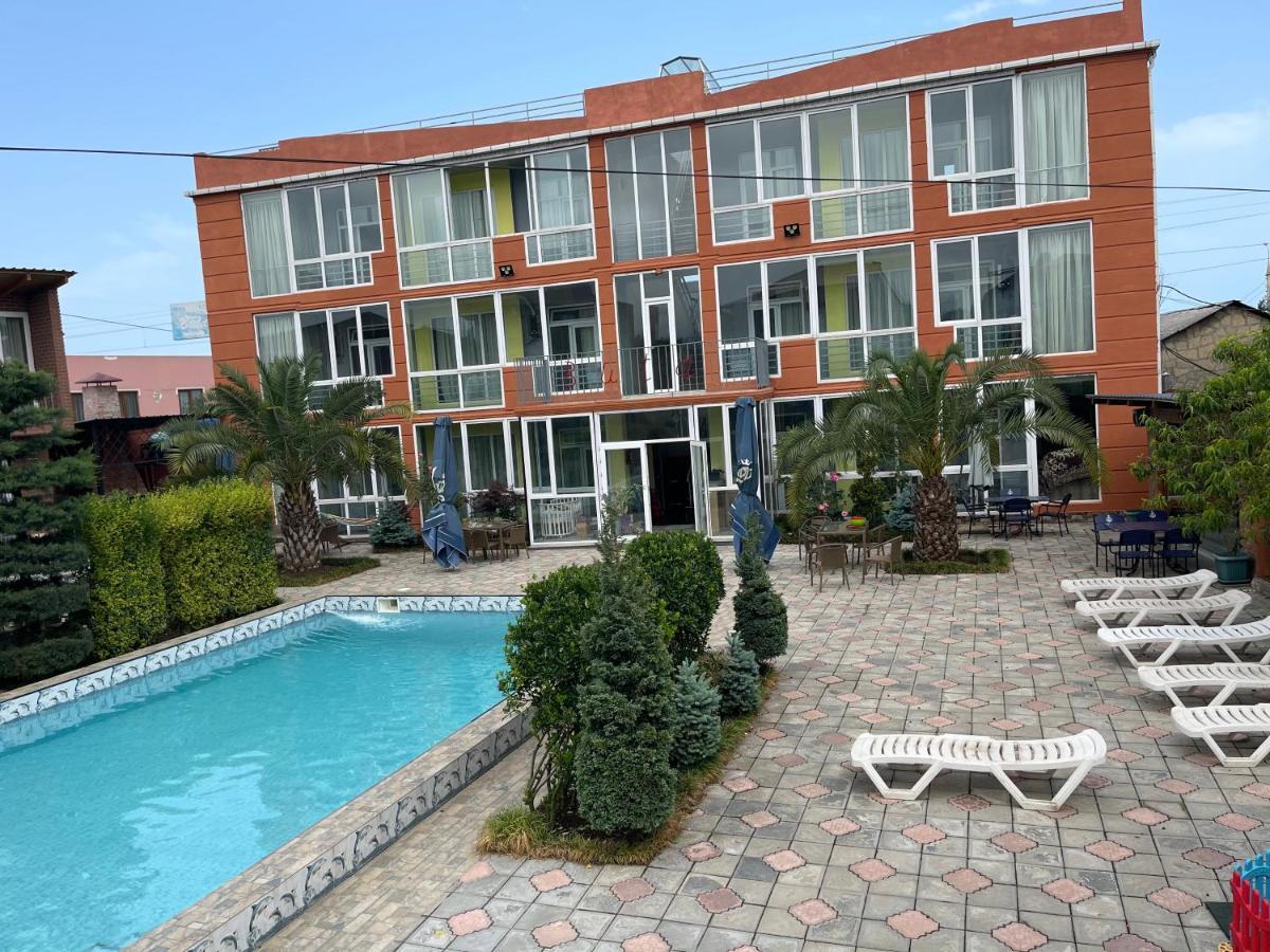 Hotel Buta Batoumi Extérieur photo