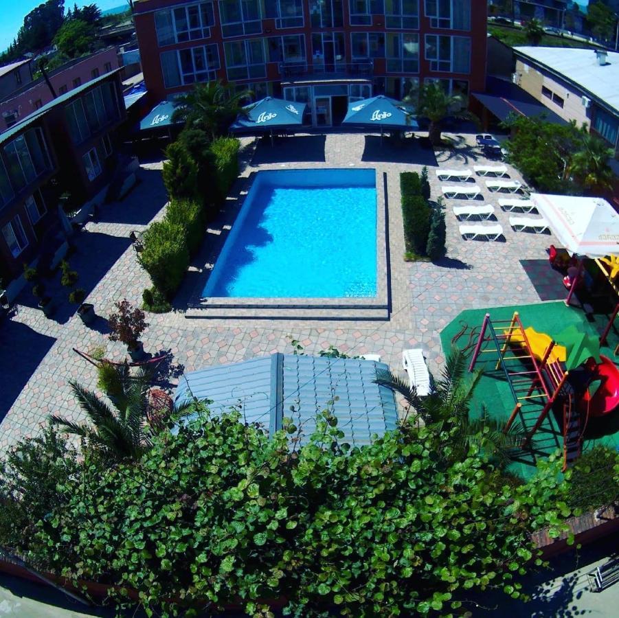 Hotel Buta Batoumi Extérieur photo