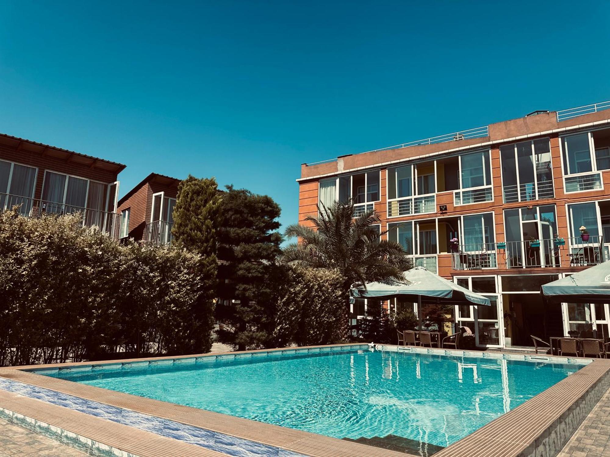 Hotel Buta Batoumi Extérieur photo