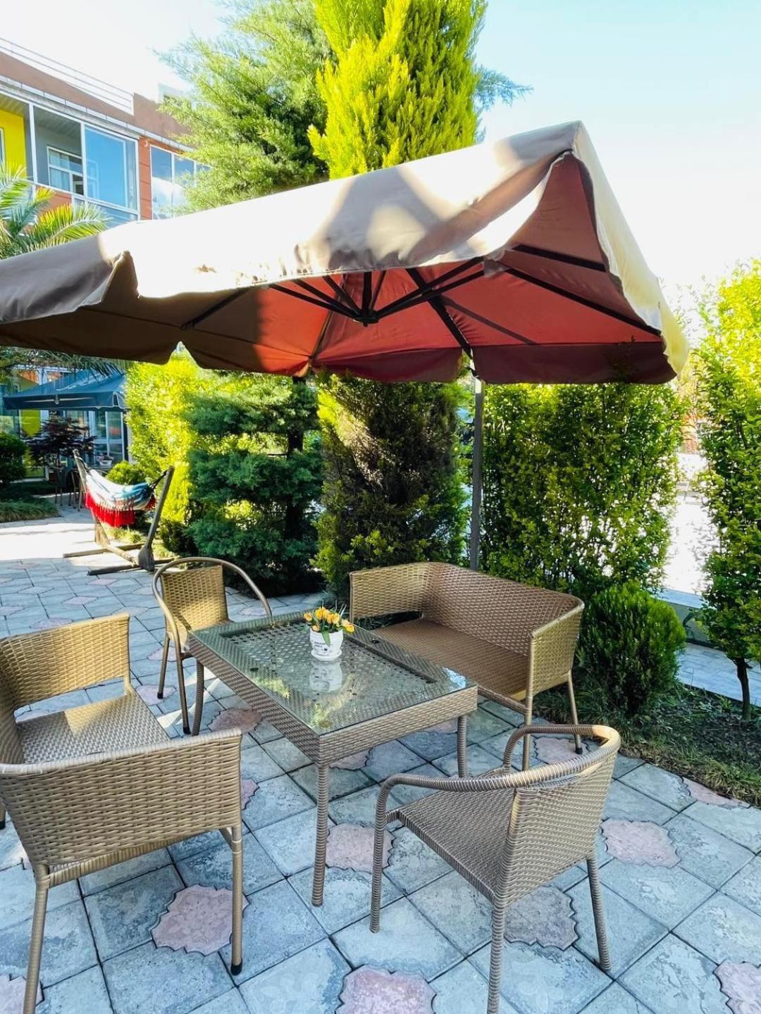 Hotel Buta Batoumi Extérieur photo