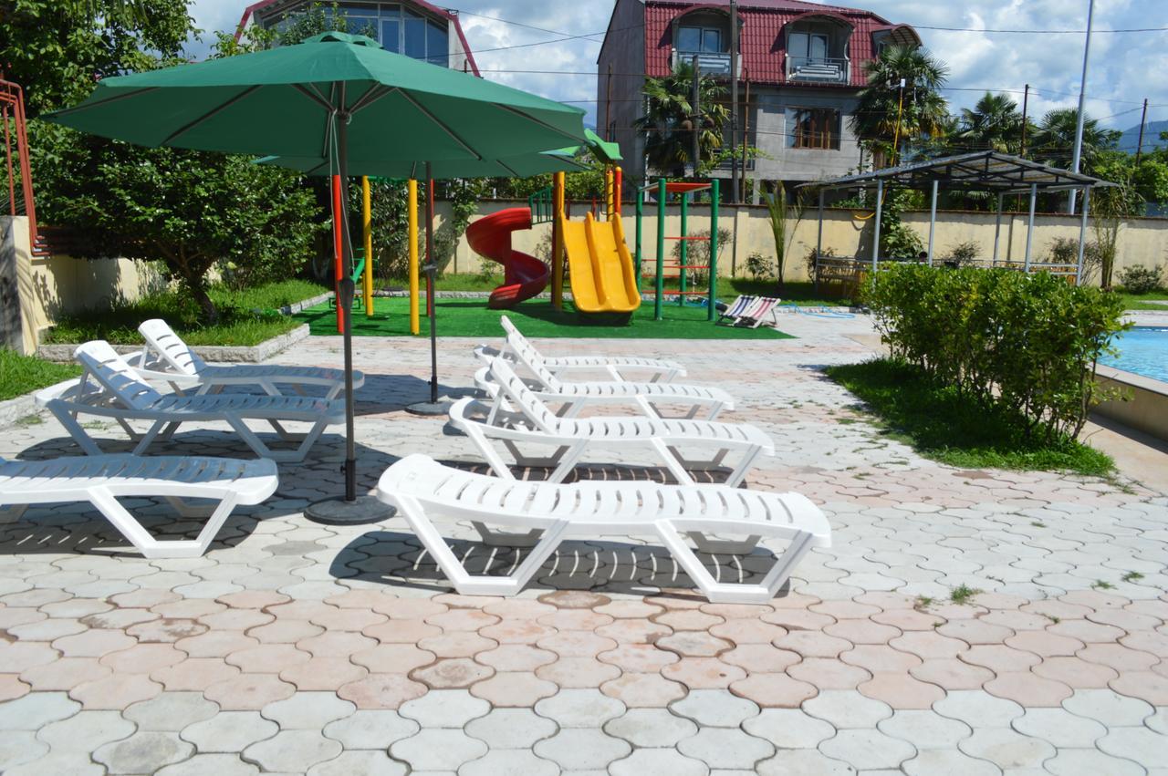 Hotel Buta Batoumi Extérieur photo