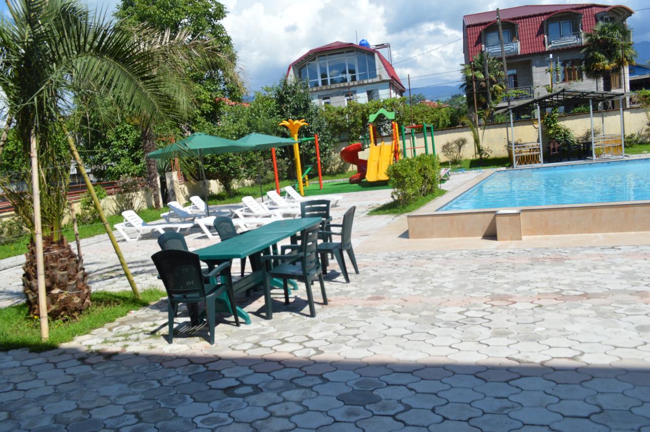 Hotel Buta Batoumi Extérieur photo